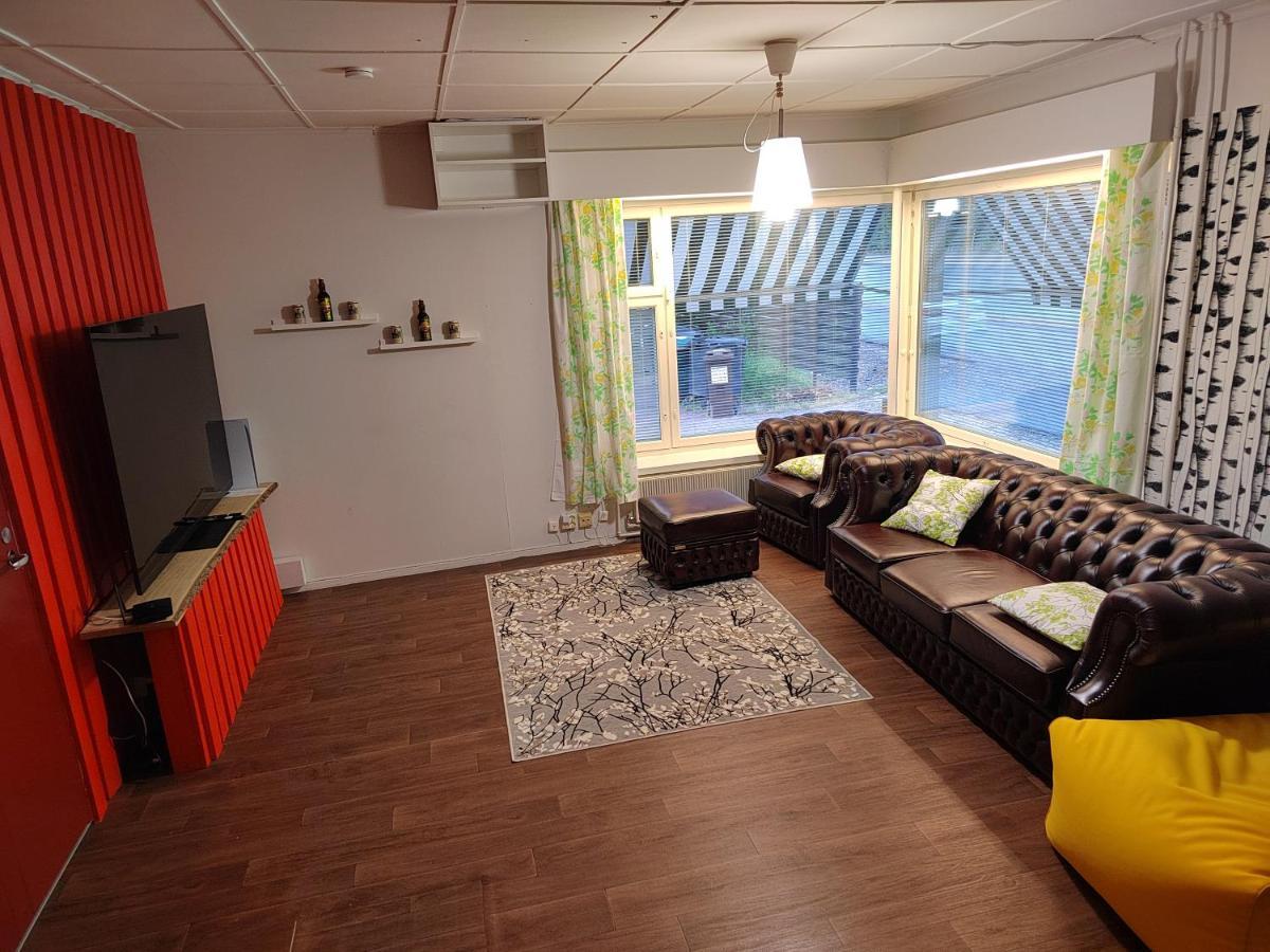 Relax & Recharge - A Unique Suite With A Touch Of Luxury - Hot Tub And Sauna Inspired Decor #Not A Real Sauna# Easy City Access - Direct Train 15 Min To City Helsinki Kültér fotó