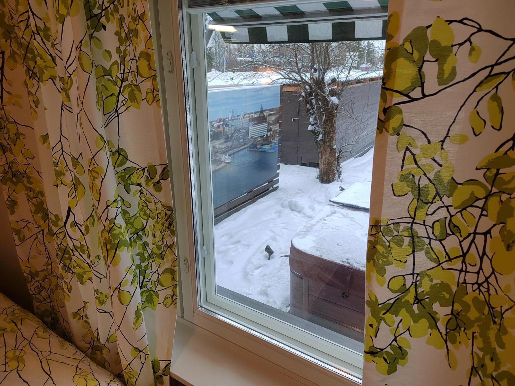 Relax & Recharge - A Unique Suite With A Touch Of Luxury - Hot Tub And Sauna Inspired Decor #Not A Real Sauna# Easy City Access - Direct Train 15 Min To City Helsinki Kültér fotó