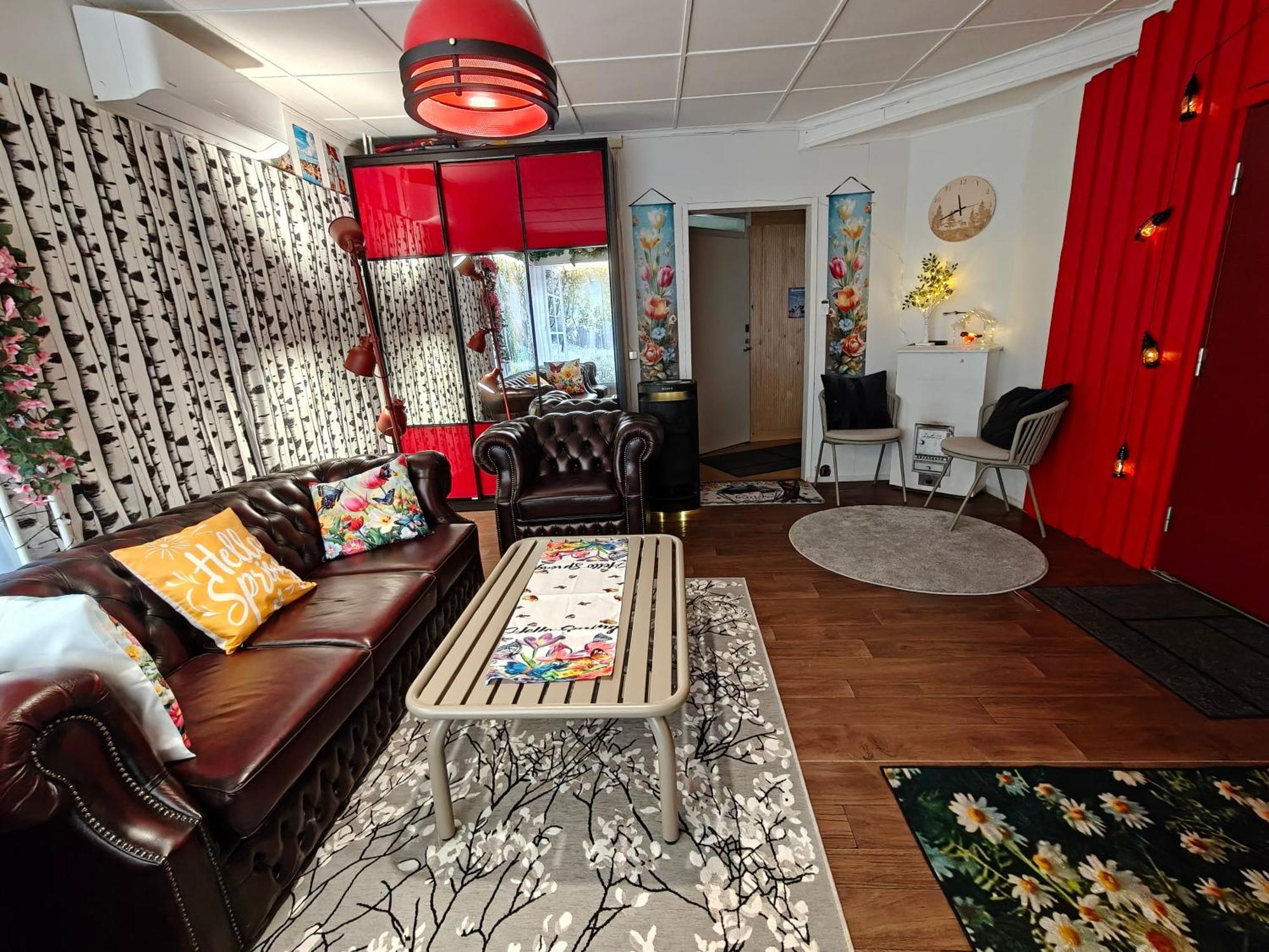 Relax & Recharge - A Unique Suite With A Touch Of Luxury - Hot Tub And Sauna Inspired Decor #Not A Real Sauna# Easy City Access - Direct Train 15 Min To City Helsinki Kültér fotó